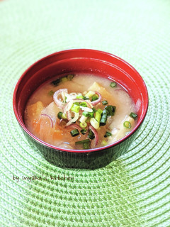 新たまねぎと油揚げのお味噌汁-レシピのメイン写真