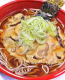 優しい出汁の鶏肉としいたけの卵とじそば