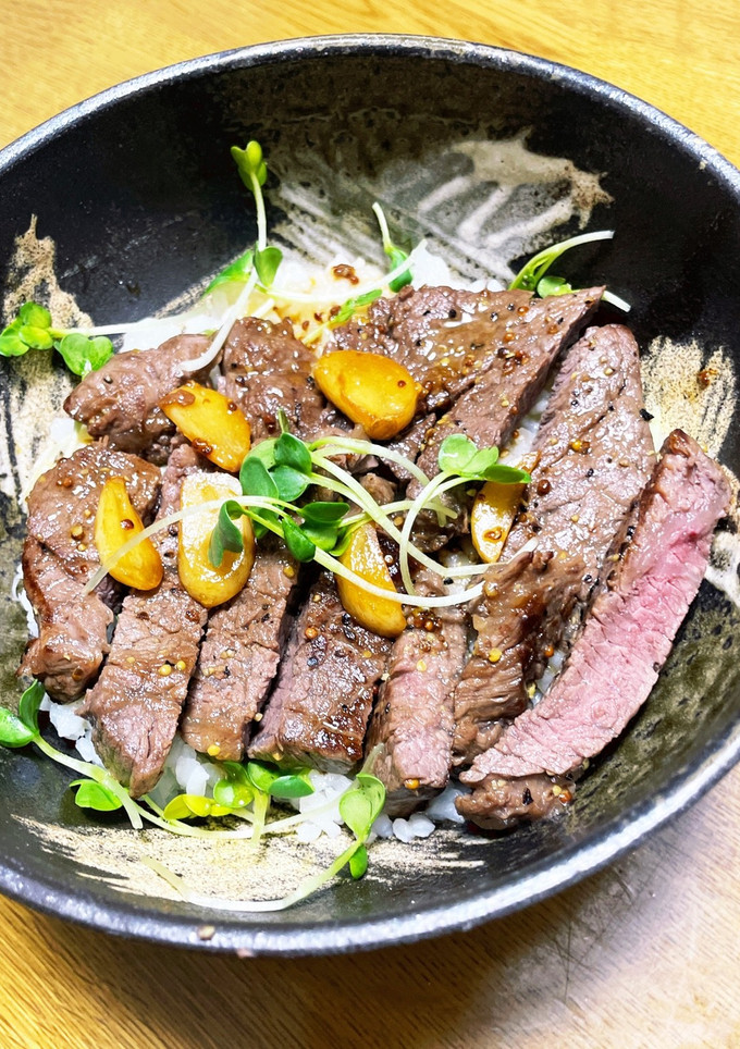 秘伝のステーキソース♡カフェ風ステーキ丼-レシピのメイン写真