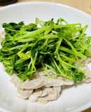 豆苗と豚しゃぶ肉の味ぽんがけ