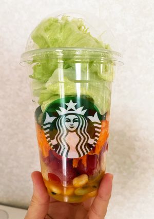 スタバカップで　ガーデンサラダ-レシピのメイン写真
