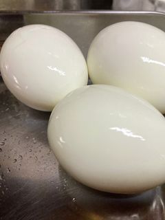 茹で卵の殻をつるんとむく方法-レシピのメイン写真