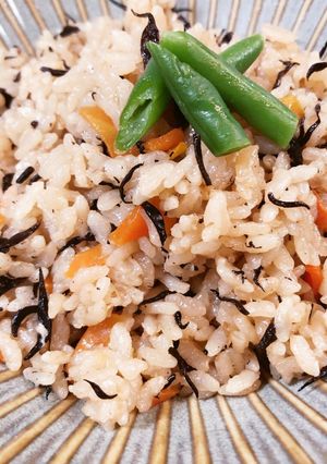 ひじきの炊込みご飯（冷凍・おにぎりOK）-レシピのメイン写真