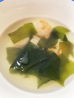 むきエビとわかめの中華スープ、塩味-レシピのメイン写真