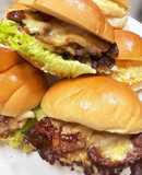 豚こまバーグで照焼きチーズバーガー(小)
