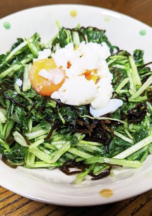 アイラップで！水菜と塩昆布の温玉サラダ-レシピのメイン写真