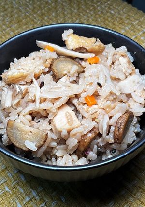 舞茸牛蒡油揚げ人参鶏肉胚芽五穀米炊き込み-レシピのメイン写真