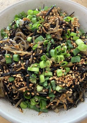 ひじきと糸こんにゃくの根菜醤油煮-レシピのメイン写真