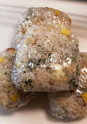 チーズおかかとちくわコーンのおにぎり-レシピのメイン写真