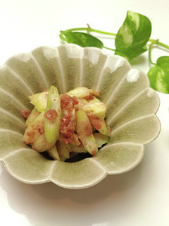 ポリポリ食感☆セロリの浅漬け梅おかか和え-レシピのメイン写真