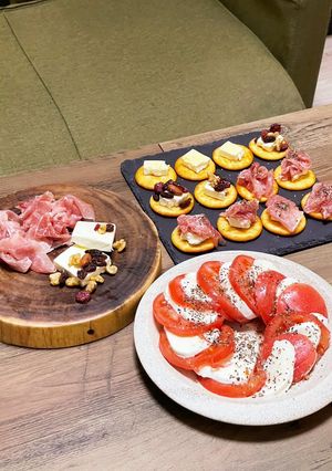 カプレーゼとカナッペ-レシピのメイン写真