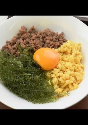 お子様に大人気！『海ぶどう三色丼』-レシピのメイン写真
