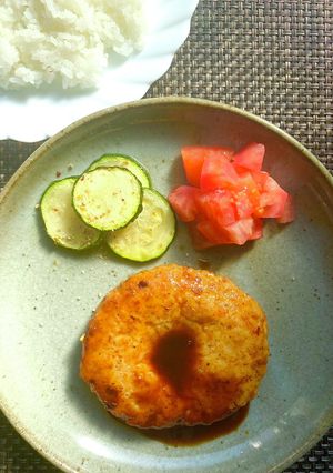 鶏ハンバーグ　和風ニンニク醤油ソース-レシピのメイン写真
