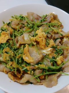簡単!めちゃうま♪豚バラと豆苗の卵とじ♪-レシピのメイン写真