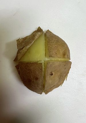 裏技バンザイ！じゃがいもを十字に切る-レシピのメイン写真
