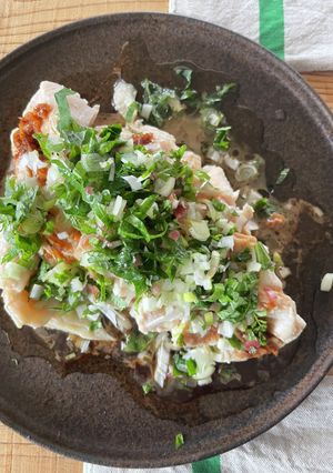 茹で鶏むねと薬味ガーリックソース-レシピのメイン写真
