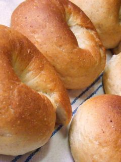 米粉と全粒粉のもっちり香ばしベーグル!-レシピのメイン写真