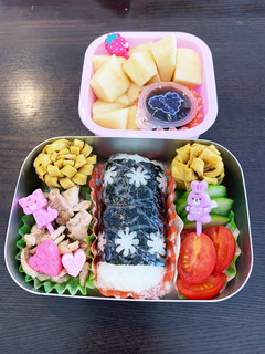 お花のおにぎり☆幼稚園用☆年少3歳-レシピのメイン写真