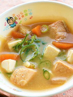 鮭の甘酒みそ汁☆枚方市給食-レシピのメイン写真