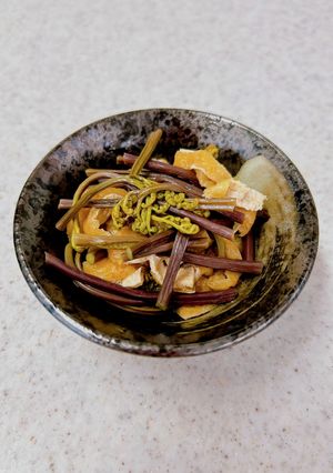 加熱時間わずか♪わらびと油揚げの煮物-レシピのメイン写真