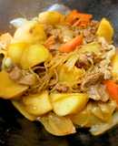 肉じゃが★うちの肉じゃがの肉は豚こまです