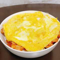 รูปของ オムライスっぽい丼