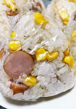 ソーセージとコーンのおにぎり-レシピのメイン写真
