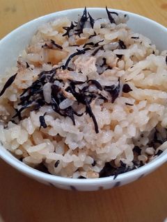 簡単ひじき炊き込みご飯-レシピのメイン写真