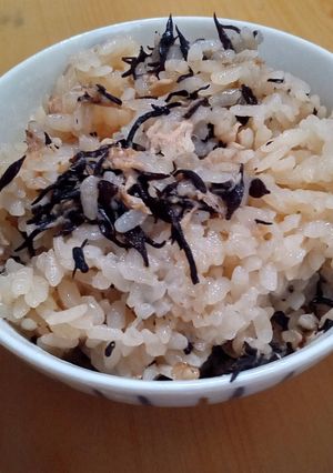 簡単ひじき炊き込みご飯-レシピのメイン写真