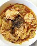 鶏ささみ団子と キャベツ きのこのスープ