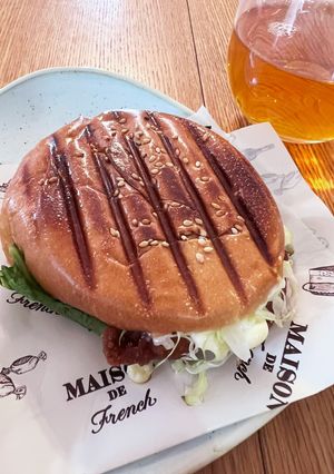 ホットサンドメーカーで激ウマ惣菜バーガー-レシピのメイン写真