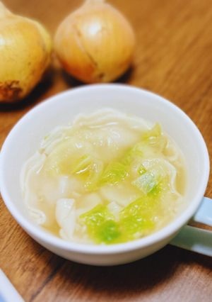 コンソメいらず!玉ねぎ麹のワンタンスープ-レシピのメイン写真