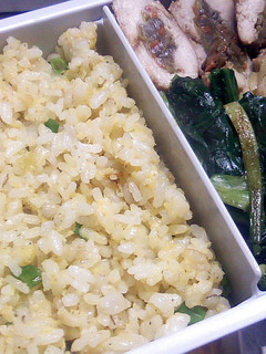 【弁当】簡単黄金炒飯と青菜炒め-レシピのメイン写真