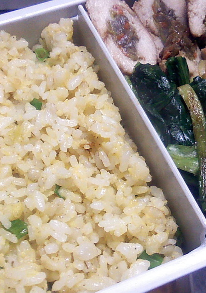 【弁当】簡単黄金炒飯と青菜炒め-レシピのメイン写真