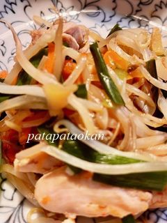 鶏もも肉とニラ、モヤシ炒め-レシピのメイン写真