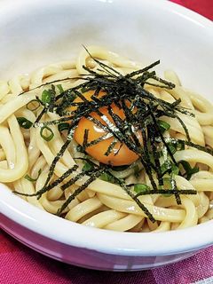 5分で完成!黄身がとろり♡油そば風うどん-レシピのメイン写真