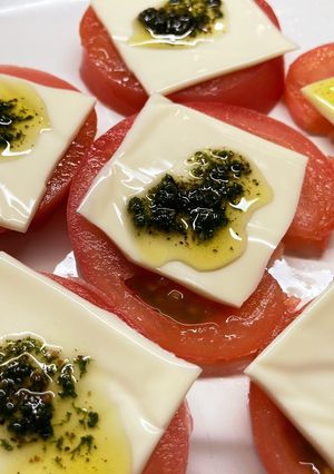 トマトとバジルとチーズ-レシピのメイン写真