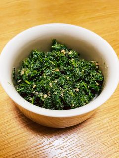 にんじんの葉っぱとしゃけフレのごま油炒め-レシピのメイン写真