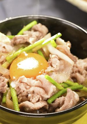 ニンニクの芽と豚肉のスタミナ丼【食遺産】-レシピのメイン写真