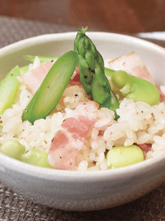 アスパラベーコンとそら豆の炊き込みごはん-レシピのメイン写真