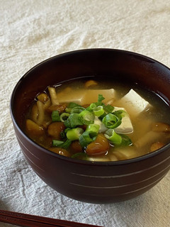 なめこと豆腐のお味噌汁-レシピのメイン写真