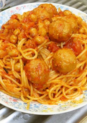 チキンボールとひよこ豆のトマトパスタ-レシピのメイン写真