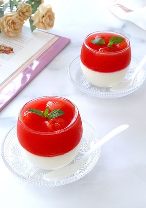 とろとろ〜すいかのゼリーと杏仁豆腐-レシピのメイン写真