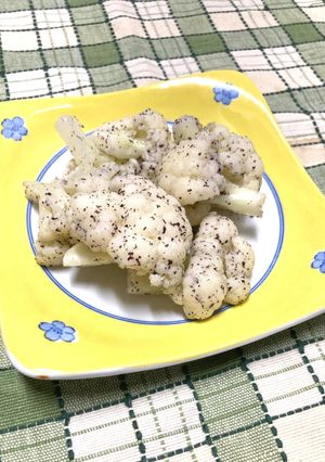 材料3つ★カリフラワーのゆかりマヨあえ-レシピのメイン写真
