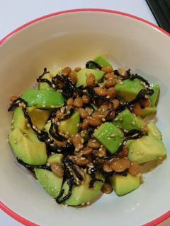 簡単!旨い!アボカドと納豆の塩昆布ナムル-レシピのメイン写真