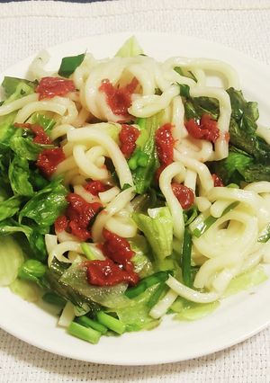 “梅ニラレタス玉葱ドレサラダうどん”-レシピのメイン写真