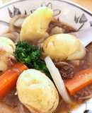 新じゃがゴロゴロ薄切り肉のビーフシチュー