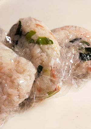 小松菜と鮭チーズのおにぎり-レシピのメイン写真