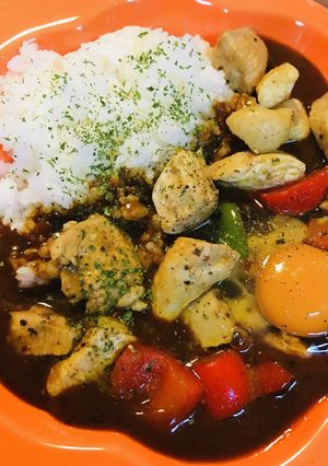 レトルト活用●鶏肉たくさんの玉かけカレー-レシピのメイン写真