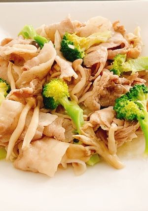 昆布出汁顆粒で、豚バラと野菜の炒め物-レシピのメイン写真